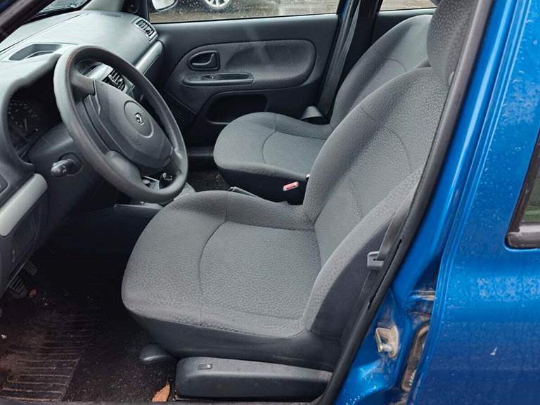 Renault Clio II 1,2 8V Family Authentique