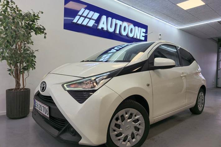 Hvid Toyota Aygo fra 2019