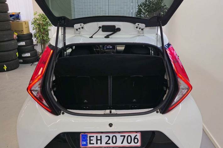 Hvid Toyota Aygo fra 2019