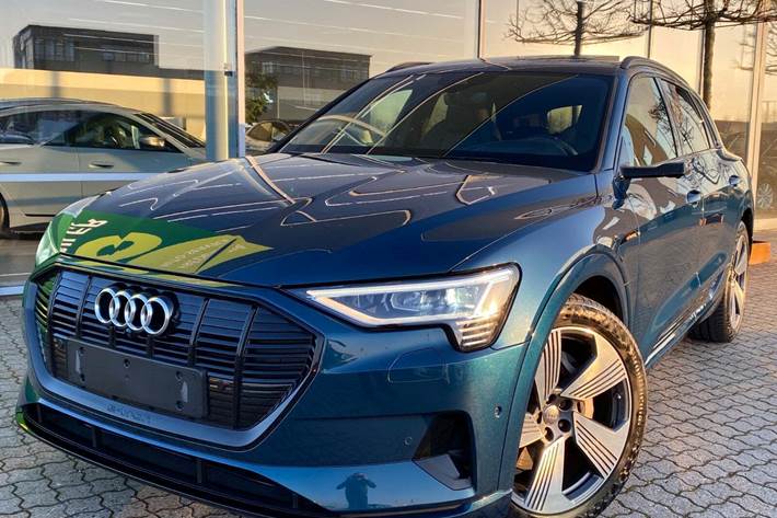 Blå Audi e-tron fra 2020