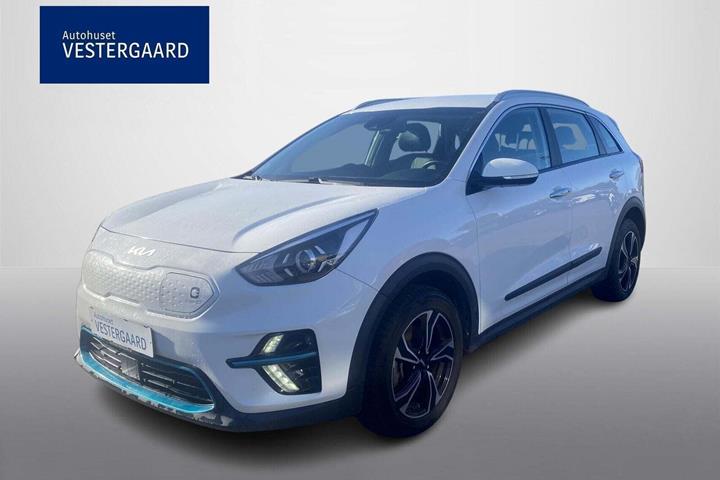 Hvid Kia e-Niro fra 2022 set udefra