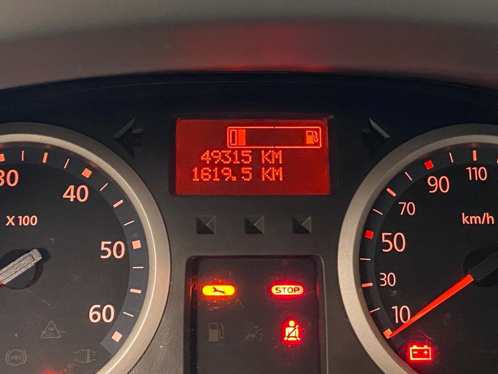 Hvid Renault Trafic T27 fra 2012