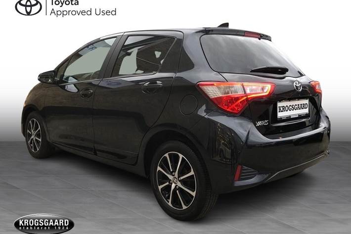 Sort Toyota Yaris fra 2020
