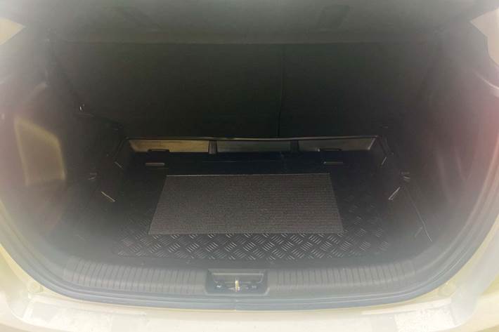 Hvid Kia Venga fra 2016