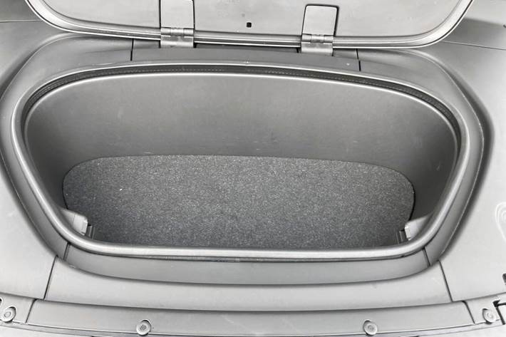 Grå Volvo C40 fra 2022