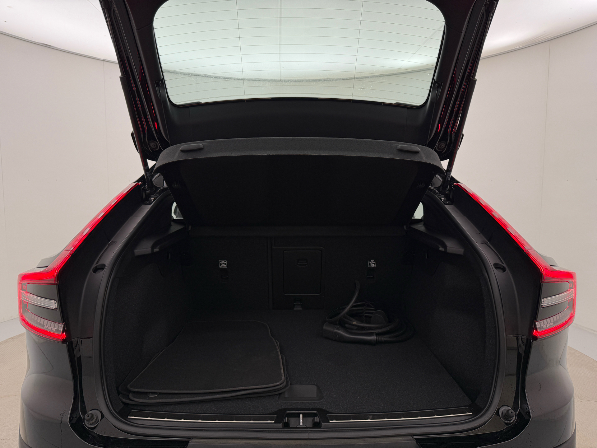 Sort Volvo C40 fra 2022