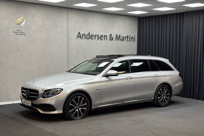 Sølv Mercedes E300 de fra 2019