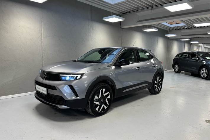 Grå Opel Mokka-e fra 2024