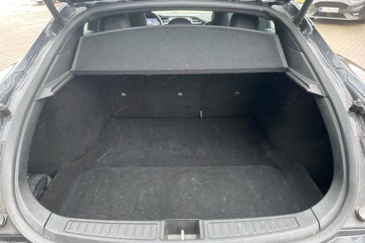 Grå Tesla Model S fra 2017