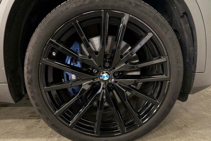 Grå BMW X5 fra 2020