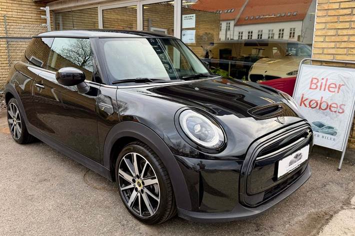 Sort Mini Cooper SE fra 2023