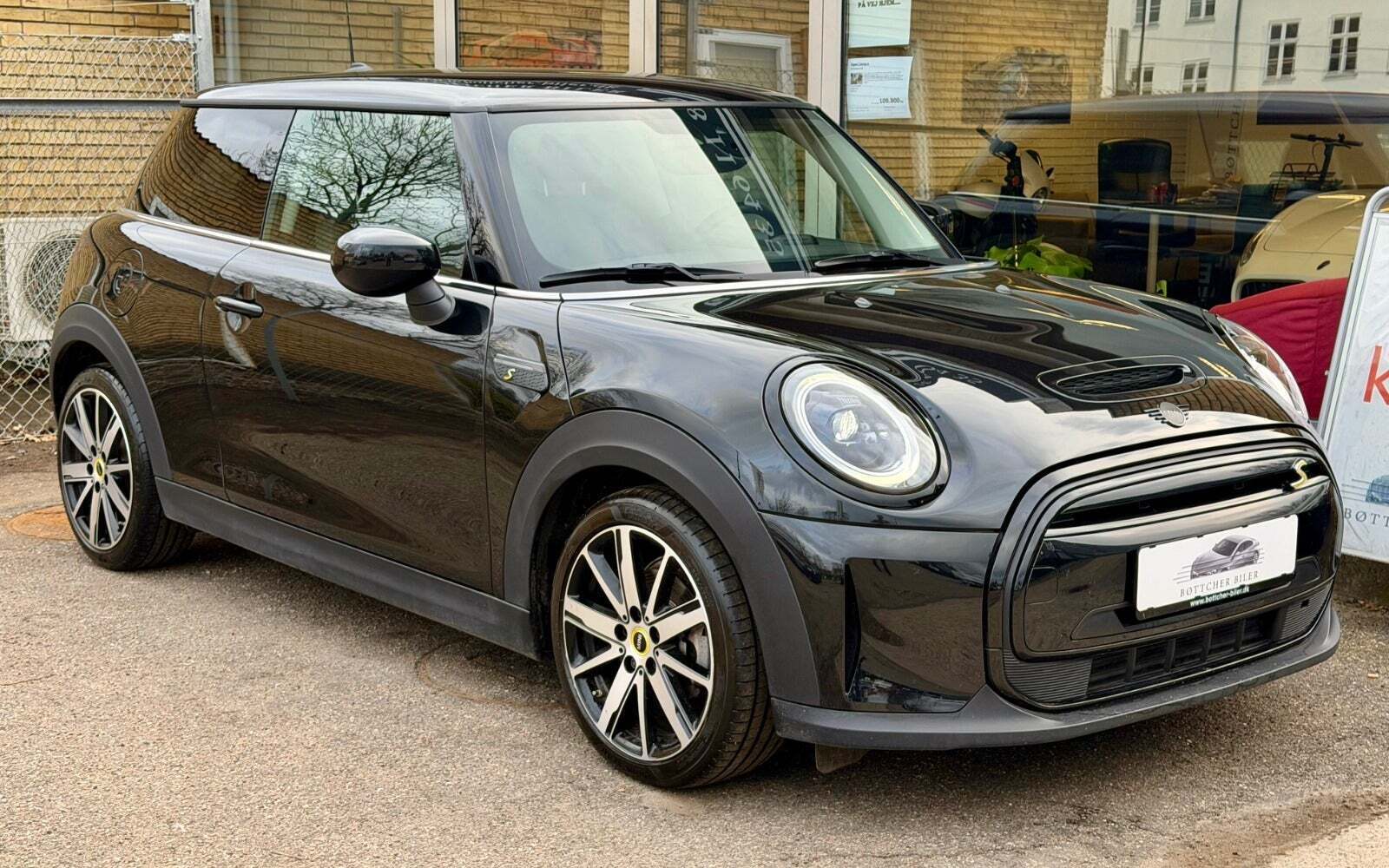 Mini Cooper SE Classic Trim