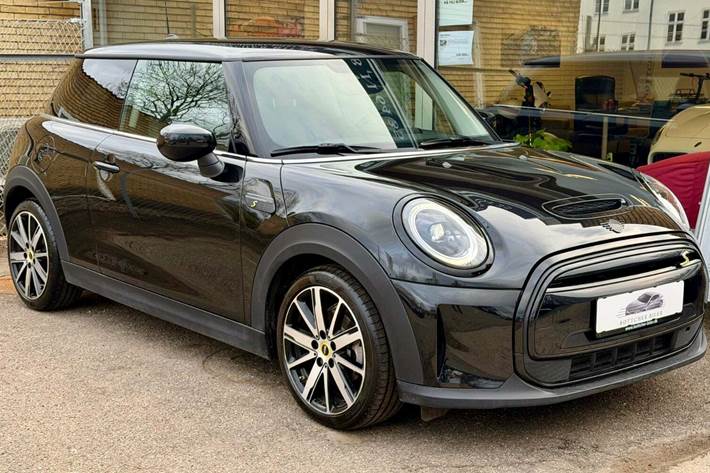 Sort Mini Cooper SE fra 2023