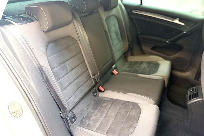 Sølv VW Golf VII fra 2017