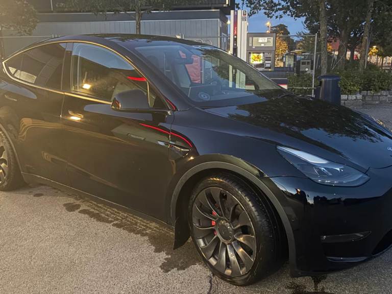 Tesla Model Y Performance AWD