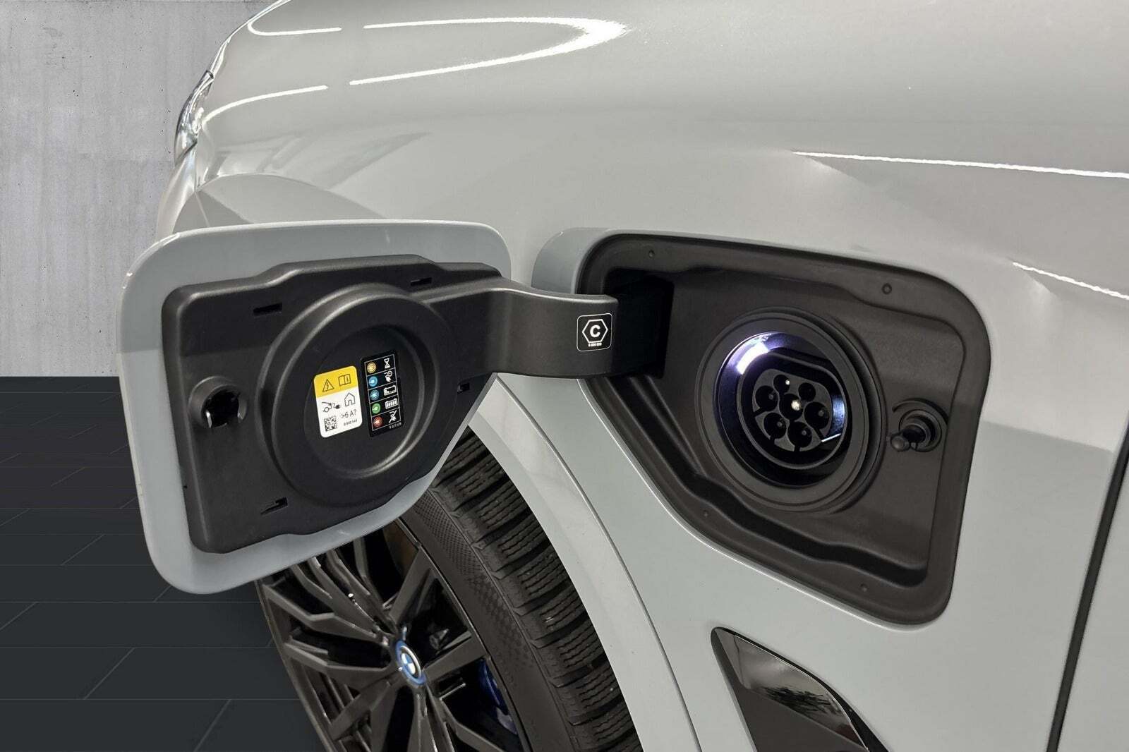 Grå BMW X5 fra 2024