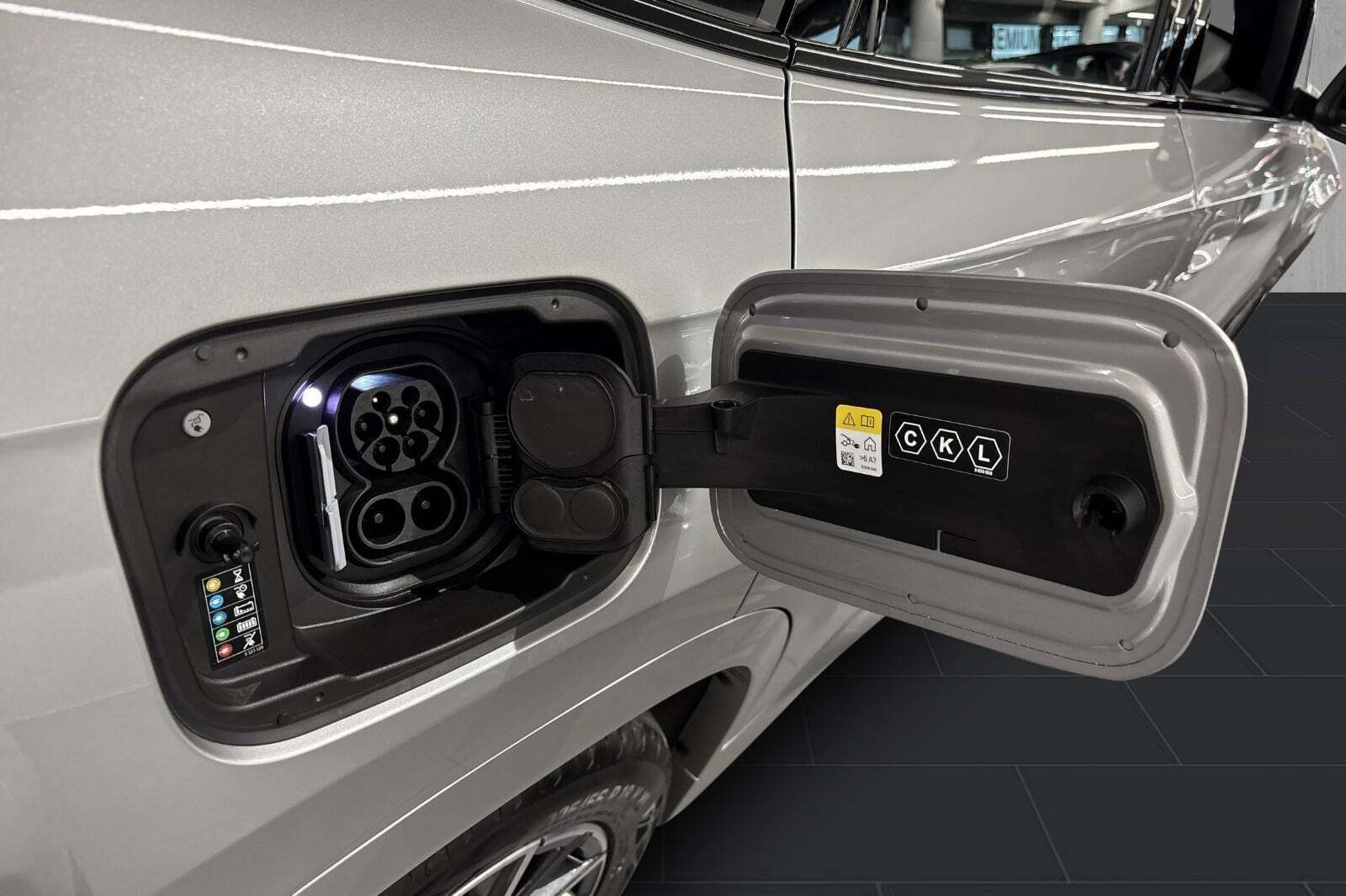 Orange BMW iX1 fra 2025