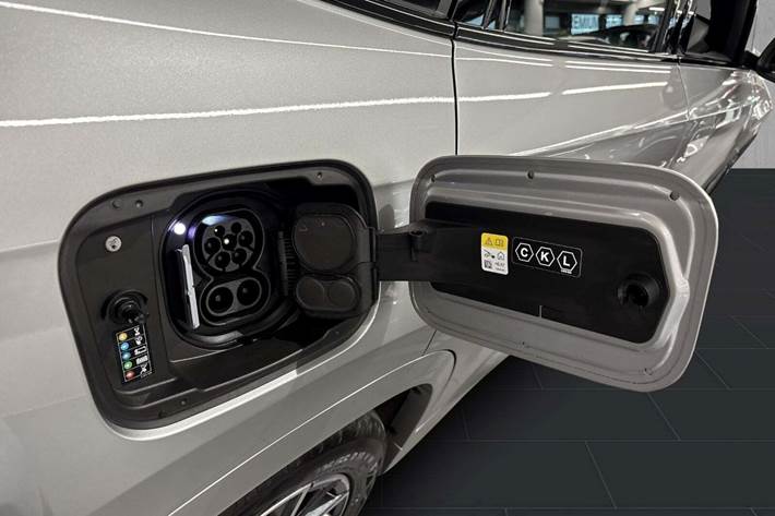 Orange BMW iX1 fra 2025