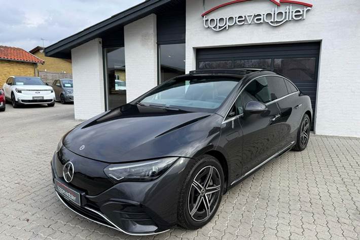 Grå Mercedes EQE350+ fra 2022