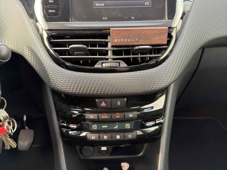 Peugeot 208 1,6 1.6 BlueHDI 100 hk 5D