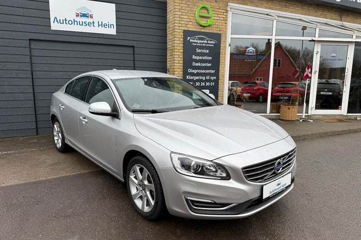 Sølv Volvo S60 fra 2015