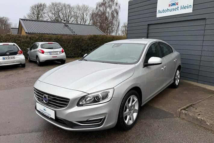 Sølv Volvo S60 fra 2015