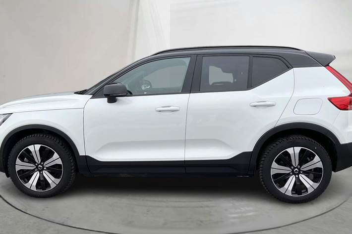 Hvid Volvo XC40 fra 2023