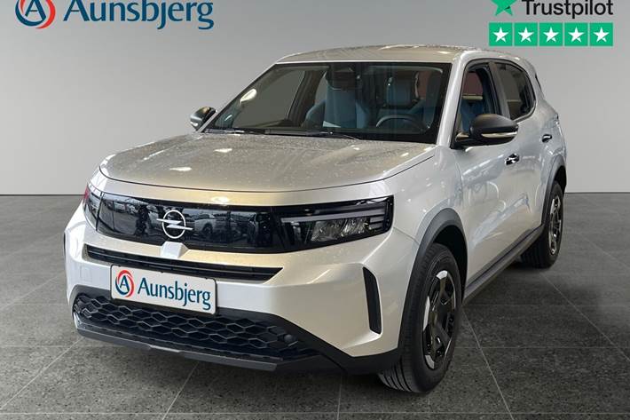 Sølv Opel Frontera fra 2026 set udefra
