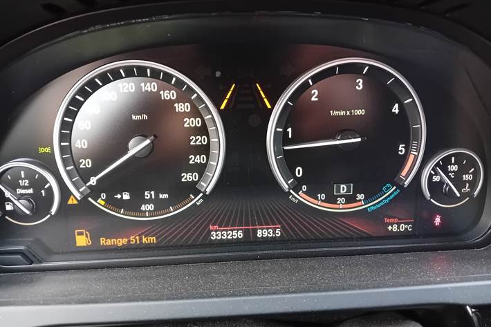 Sort BMW 740d fra 2011