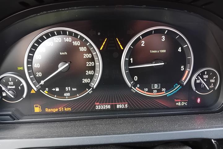 Sort BMW 740d fra 2011