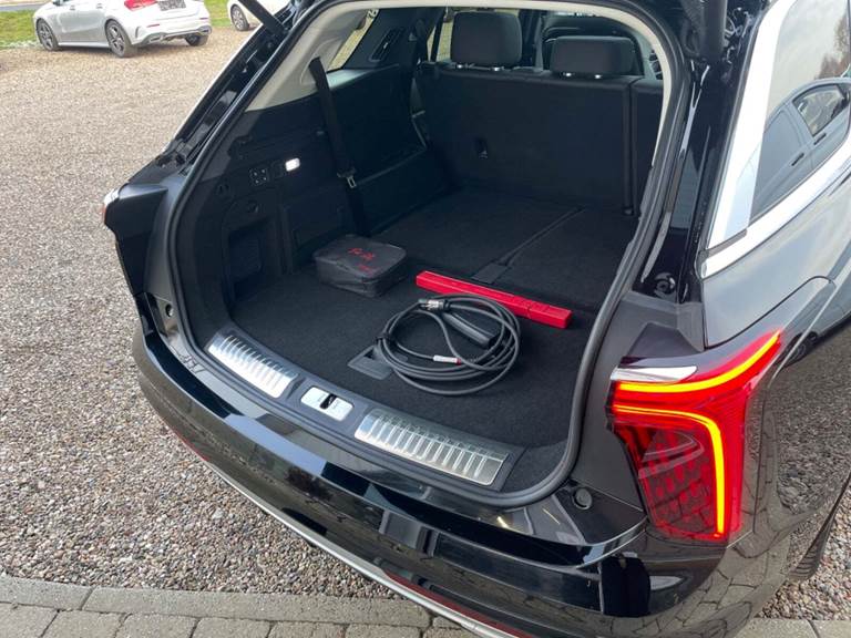 Hongqi E-HS9 99 Premium 5D