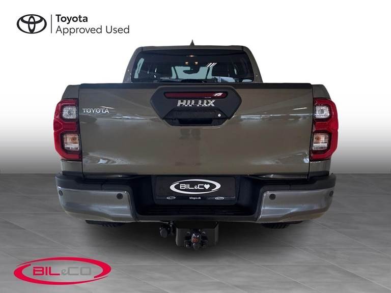 Toyota HiLux 2.8 diesel MHEV 204hk Double Cab AWD aut. gear T4 Invincible