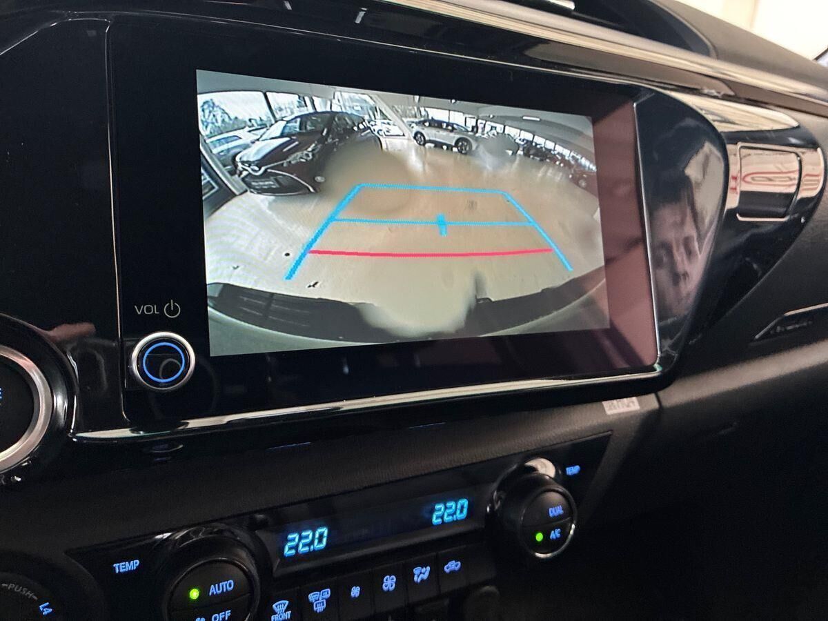 Bronze Toyota HiLux fra 2026