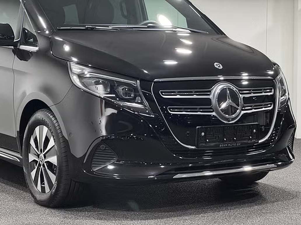 Sort Mercedes EQV 300 fra 2025