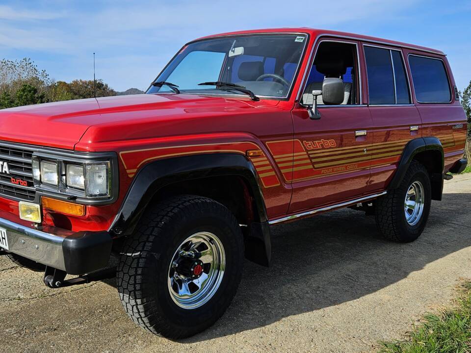 Toyota Land Cruiser HJ 61