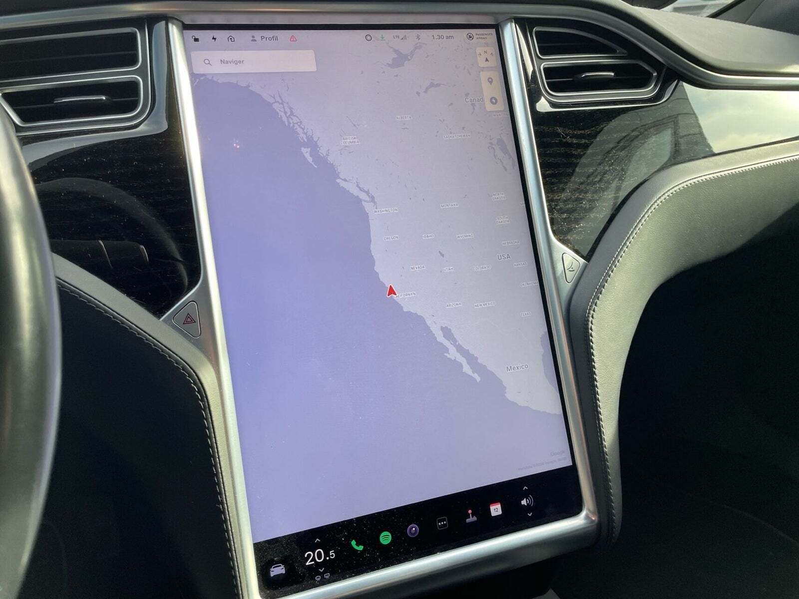 Grå Tesla Model S fra 2017