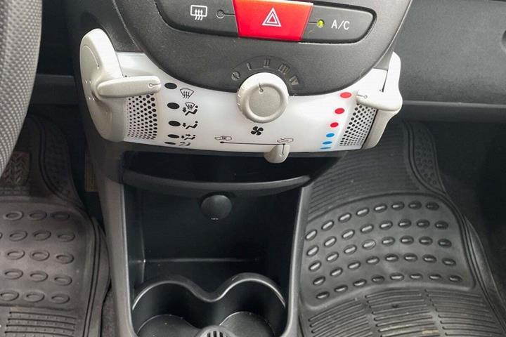 Sølv Citroën C1 fra 2014