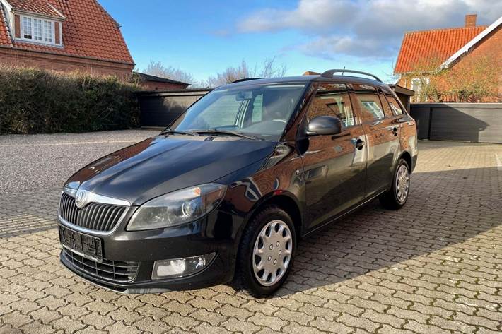 Sort Skoda Fabia fra 2013