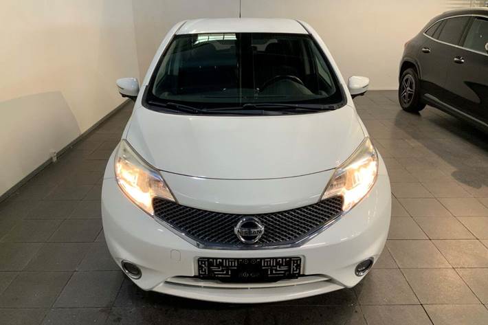 Hvid Nissan Note fra 2014