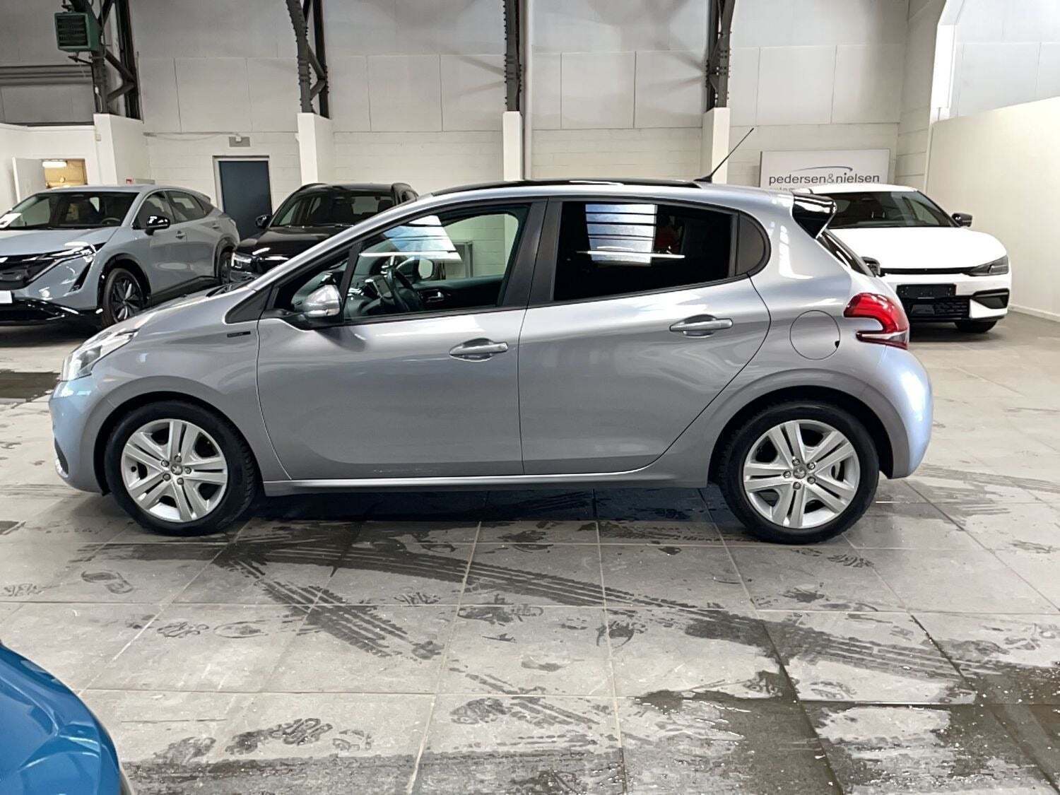 Peugeot 208 1,5 BlueHDi 100 Signature Sky