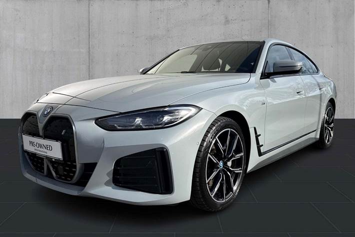 Grå BMW i4 fra 2023