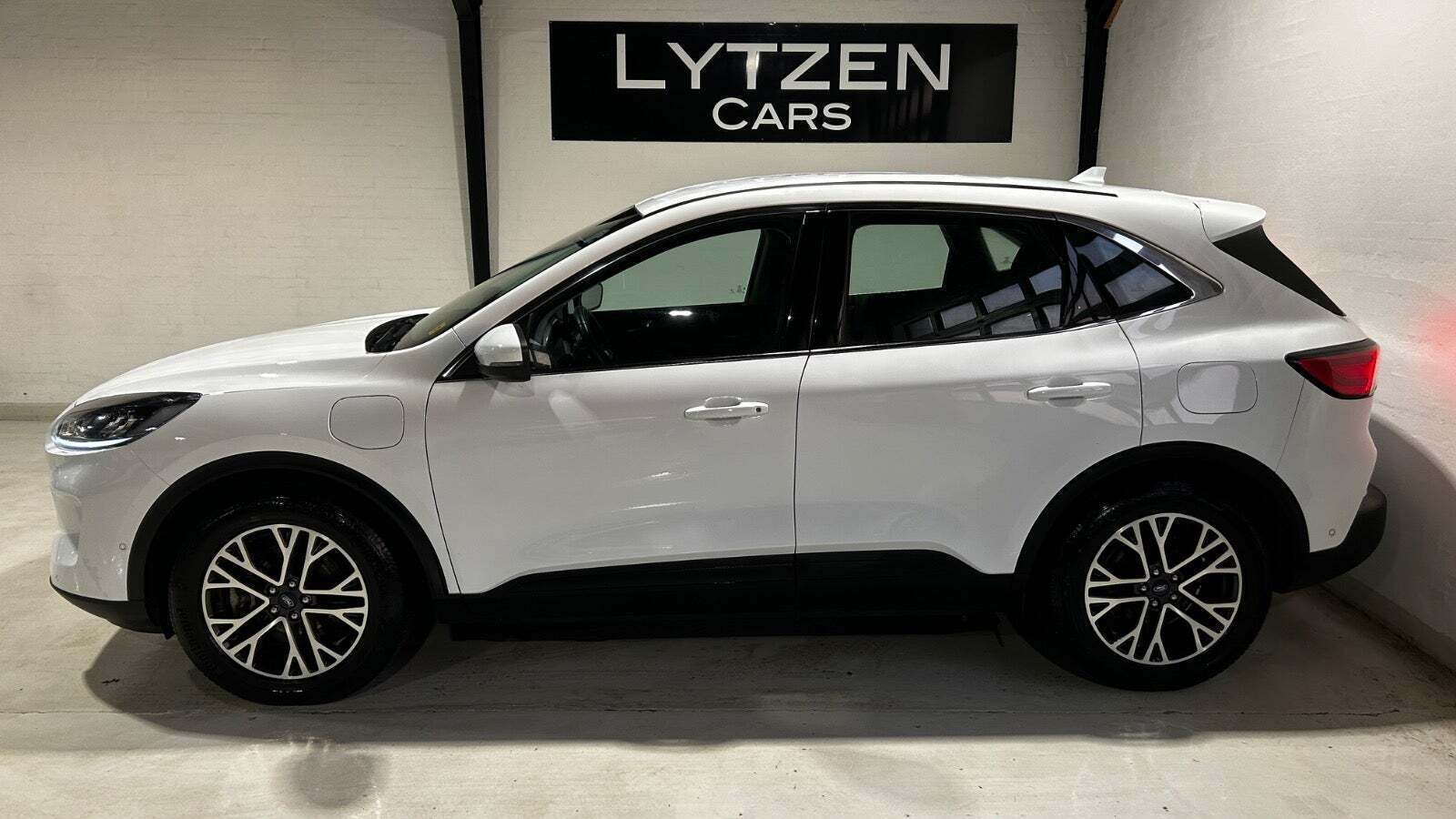 Ford Kuga 2,5 PHEV Titanium CVT