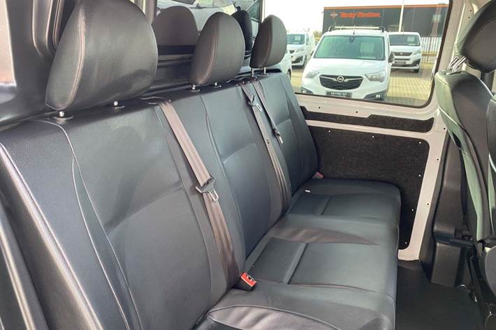 Hvid Mercedes Vito 119 fra 2021