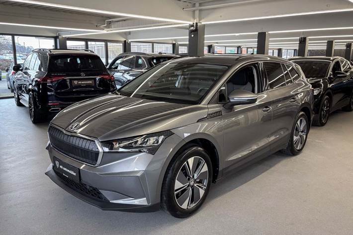 Grå Skoda Enyaq fra 2024