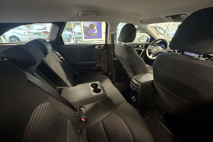 Blå Kia Ceed fra 2022