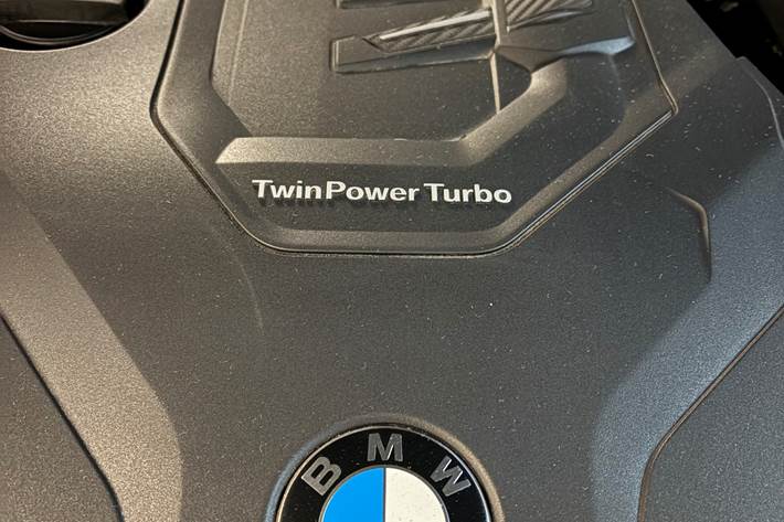 Blå BMW 5-Serie fra 2019