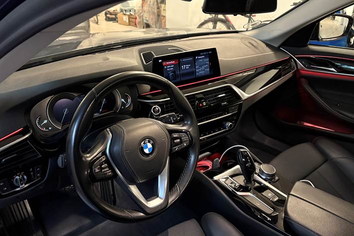 Blå BMW 5-Serie fra 2019