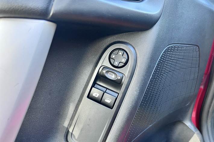 Rød Citroën C3 fra 2011