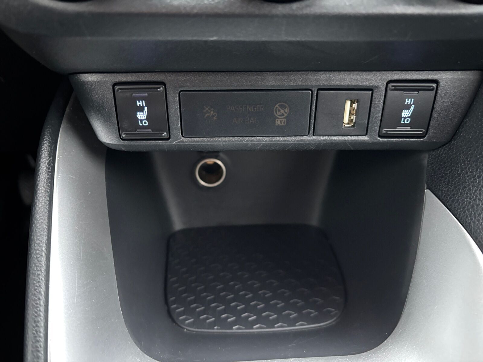 Hvid Toyota Yaris fra 2022