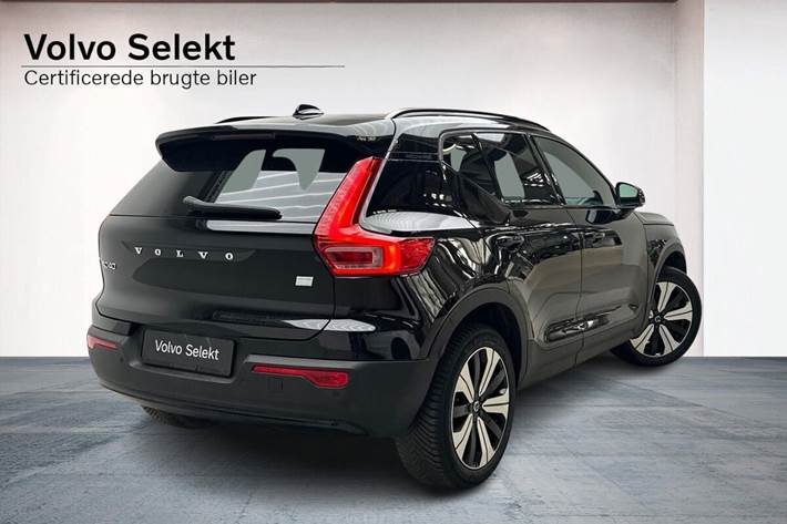 Sort Volvo XC40 fra 2022
